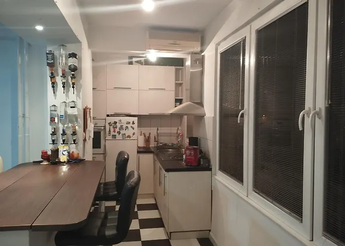 Apartment Naselba Aerodrom, *