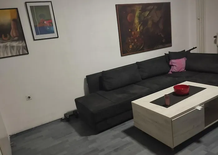 Apartment Naselba Aerodrom, *